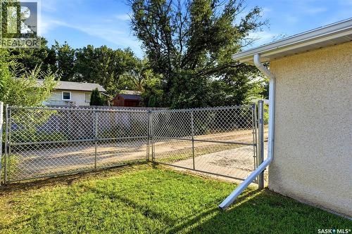5871 Mckinley Avenue, Regina, SK - Outdoor
