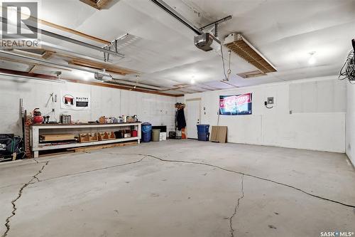 5871 Mckinley Avenue, Regina, SK - Indoor Photo Showing Garage