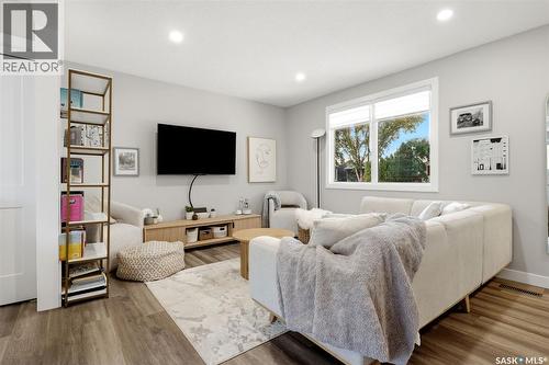 5871 Mckinley Avenue, Regina, SK - Indoor