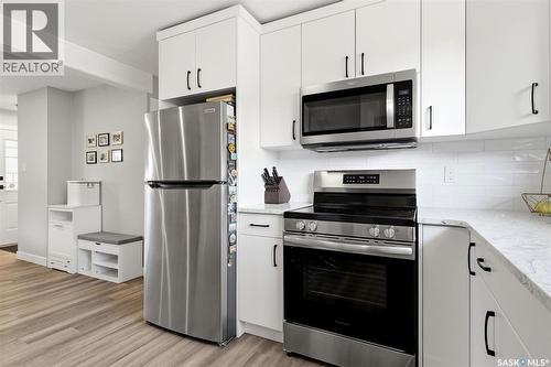 5871 Mckinley Avenue, Regina, SK - Indoor Photo Showing Kitchen