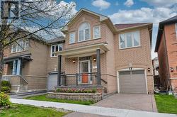 7 FAIRLAWN AVENUE  Markham, ON L6C 2E7
