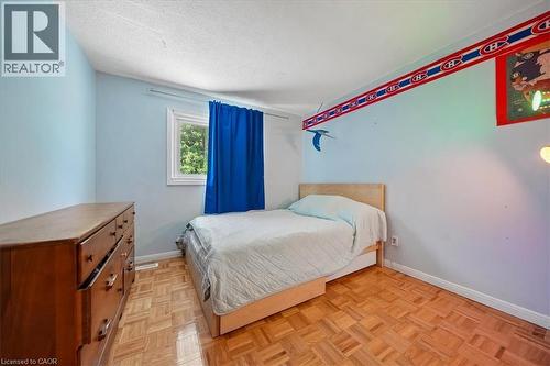 2320 Middlesmoor Crescent, Burlington, ON - Indoor Photo Showing Bedroom