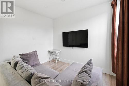5 - 13 WESTINGHOUSE AVENUE , Hamilton, Ontario L8L 6E4 5