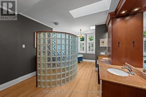 17 Oakland Avenue, Ottawa, ON - Indoor