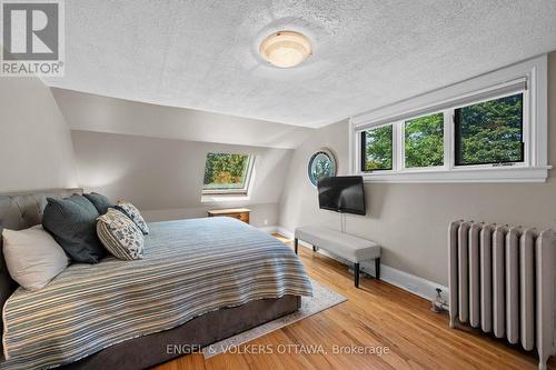17 Oakland Avenue, Ottawa, ON - Indoor Photo Showing Bedroom