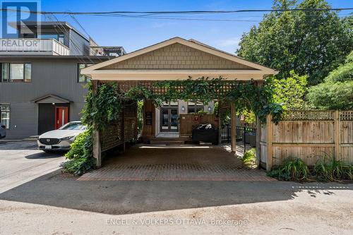 Off Ernie Brady Lane - 17 Oakland Avenue, Ottawa, ON - Outdoor