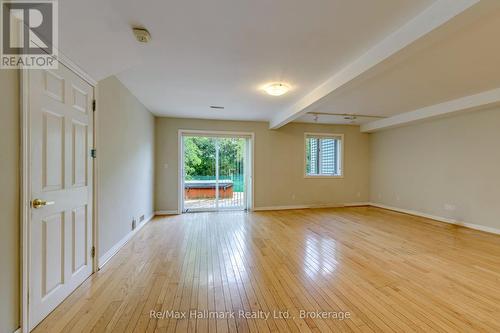 235 TWEEDSDALE CRESCENT , Oakville (SW Southwest), Ontario L6L 4P8 5