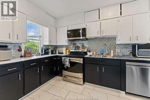 1481 Benjamin Avenue, Windsor, ON - Indoor Photo Showing Kitchen With Double Sink