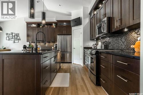 410 Willowgrove Crescent, Saskatoon, SK - Indoor Photo Showing Kitchen With Stainless Steel Kitchen With Upgraded Kitchen