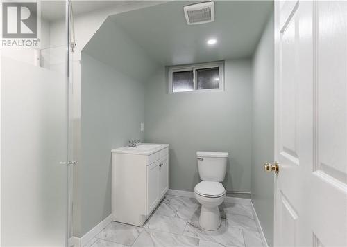 162 Lapointe Street, Sudbury, ON - Indoor Photo Showing Bathroom