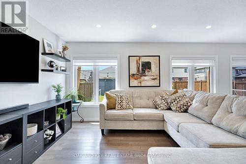 48 Ambrosia Path, St. Thomas, ON - Indoor Photo Showing Living Room