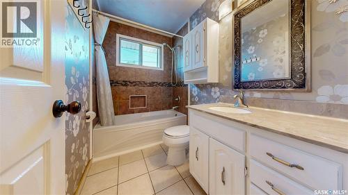 60 Gale Street, Regina, SK - Indoor Photo Showing Bathroom