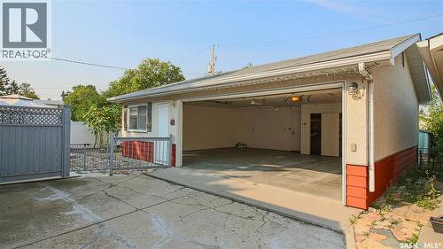 60 Gale Street, Regina, SK - Outdoor