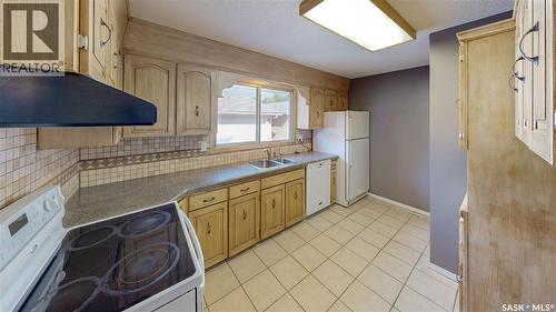 60 Gale Street, Regina, SK - Indoor Photo Showing Kitchen With Double Sink