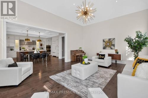 31 Sarracini Crescent, Vaughan, ON - Indoor Photo Showing Living Room