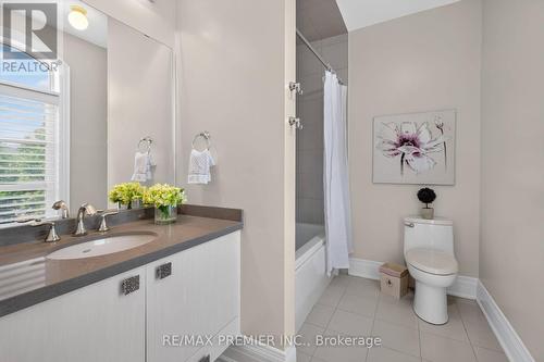 31 Sarracini Crescent, Vaughan, ON - Indoor Photo Showing Bathroom