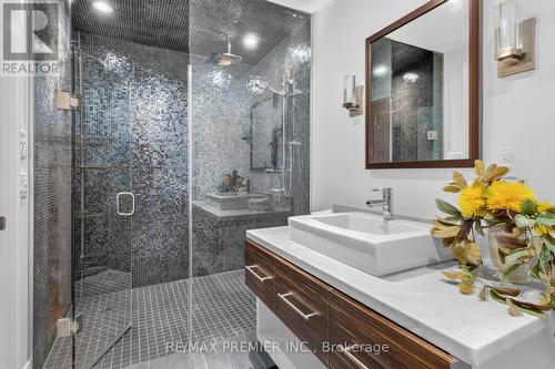 31 Sarracini Crescent, Vaughan, ON - Indoor Photo Showing Bathroom