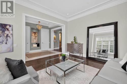31 Sarracini Crescent, Vaughan, ON - Indoor Photo Showing Living Room