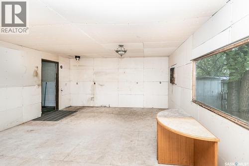 2113 Louise Avenue, Saskatoon, SK - Indoor Photo Showing Garage