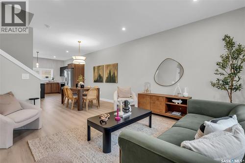 118 Amisk Way, Saskatoon, SK - Indoor Photo Showing Living Room