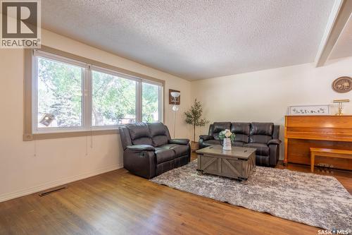 24 Mayfair Crescent, Regina, SK - Indoor Photo Showing Living Room