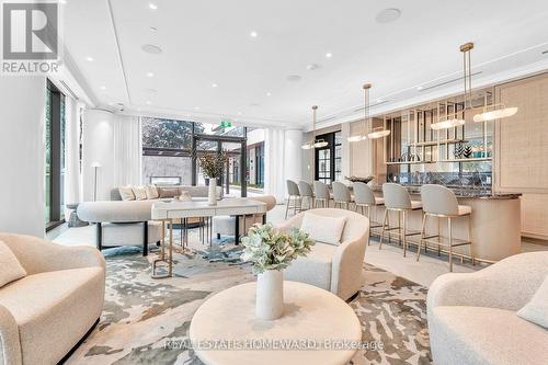 808 - 397 Royal Orchard Boulevard E, Markham, ON - Indoor Photo Showing Living Room