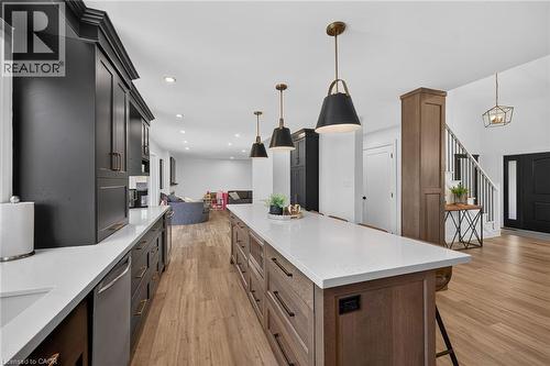 3 Kintyre Court, Caledonia, ON - Indoor Photo Showing Kitchen With Upgraded Kitchen