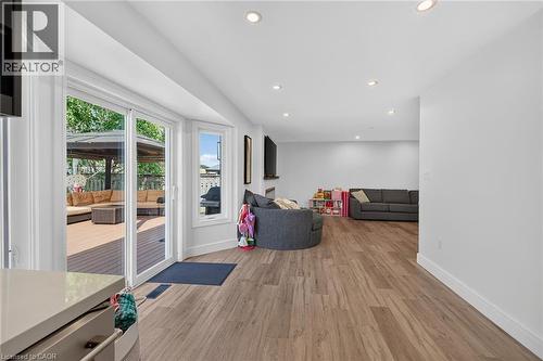 3 Kintyre Court, Caledonia, ON - Indoor