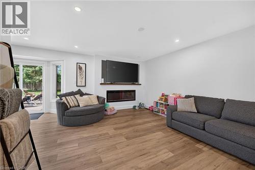 3 Kintyre Court, Caledonia, ON - Indoor Photo Showing Living Room