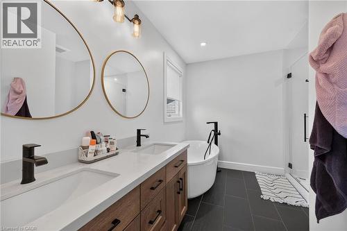 3 Kintyre Court, Caledonia, ON - Indoor Photo Showing Bathroom