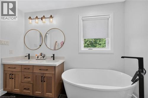 3 Kintyre Court, Caledonia, ON - Indoor Photo Showing Bathroom