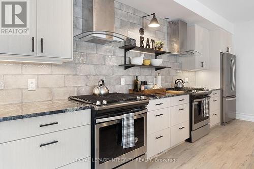 Unit 2 - Kitchen - 240 Blackburn Avenue, Ottawa, ON - Indoor Photo Showing Kitchen With Upgraded Kitchen