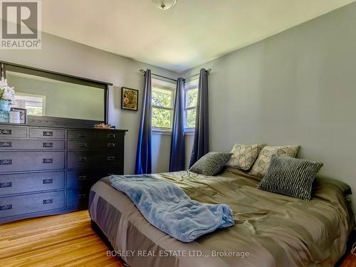 1180 Sunset Drive, Pelham (Fenwick), ON - Indoor Photo Showing Bedroom