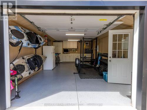 1180 Sunset Drive, Pelham (Fenwick), ON - Indoor Photo Showing Garage