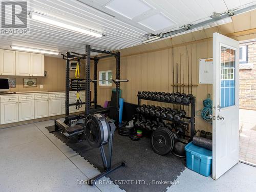 1180 Sunset Drive, Pelham (Fenwick), ON - Indoor Photo Showing Garage