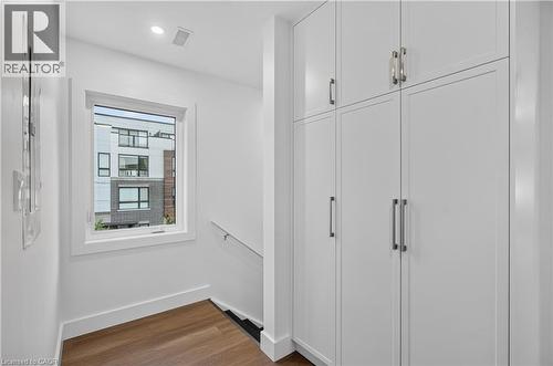 332 KING Street W Unit# 5 , Dundas, Ontario L9H 1W6 5