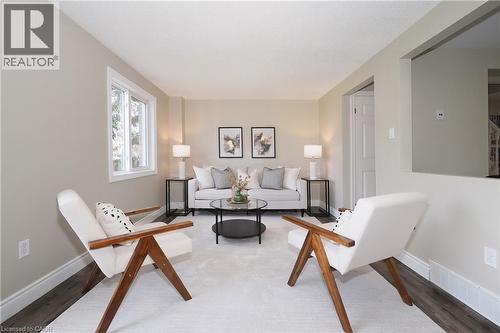 495 Misty Crescent, Kitchener, ON - Indoor Photo Showing Living Room
