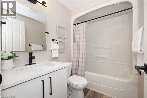 495 Misty Crescent, Kitchener, ON - Indoor Photo Showing Bathroom