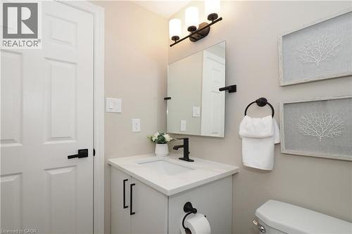 495 Misty Crescent, Kitchener, ON - Indoor Photo Showing Bathroom