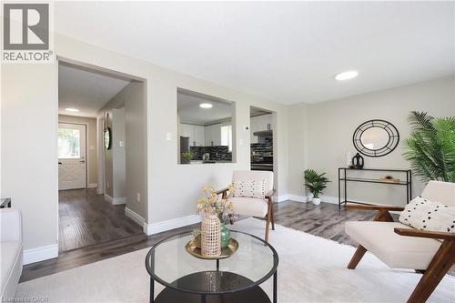 495 Misty Crescent, Kitchener, ON - Indoor Photo Showing Living Room