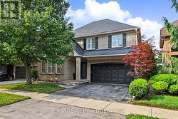 2376 OAKHAVEN DRIVE  Oakville, ON L6M 4A4