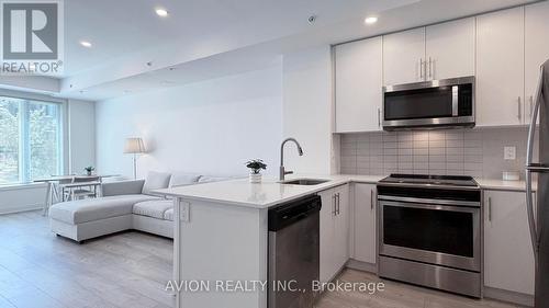 8 - 3473 Widdicombe Way, Mississauga, ON - Indoor Photo Showing Kitchen With Upgraded Kitchen