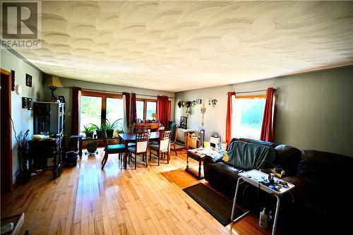65 Mcdermid, Providence Bay, ON - Indoor Photo Showing Living Room