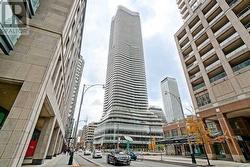 1212 - 11 WELLESLEY STREET W  Toronto, ON M4Y 0G4