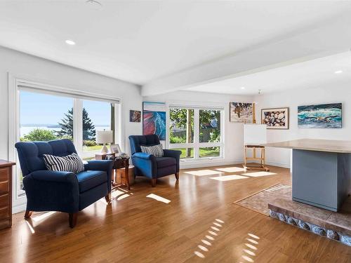 20 Lennox Road, Black Point, NS - Indoor Photo Showing Living Room