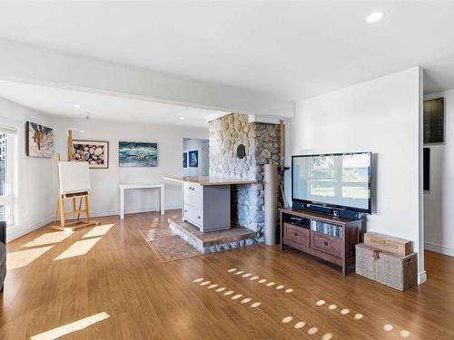 20 Lennox Road, Black Point, NS - Indoor