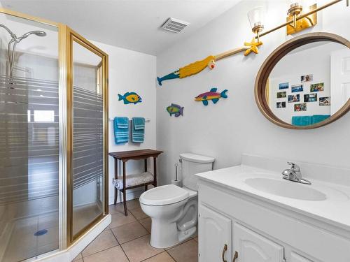 20 Lennox Road, Black Point, NS - Indoor Photo Showing Bathroom