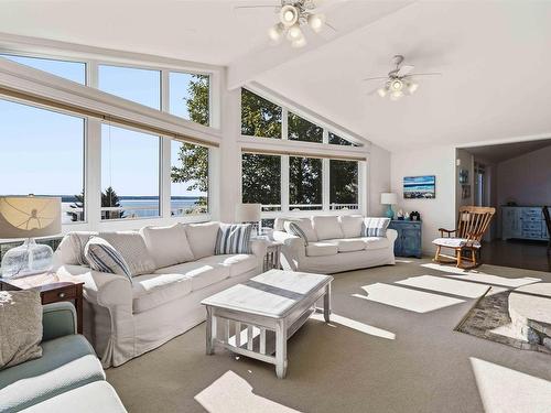 20 Lennox Road, Black Point, NS - Indoor Photo Showing Living Room