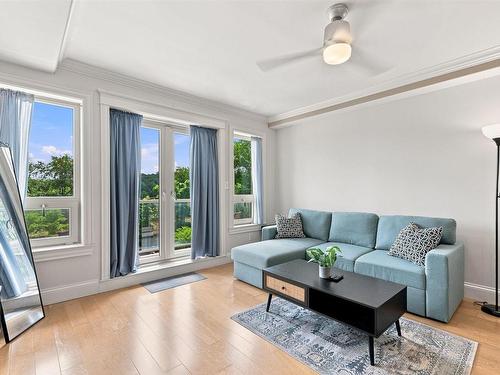 301 200 Crown Drive, Armdale, NS - Indoor Photo Showing Living Room