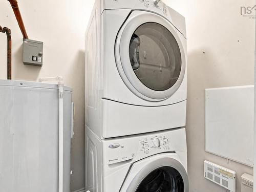 301 200 Crown Drive, Armdale, NS - Indoor Photo Showing Laundry Room